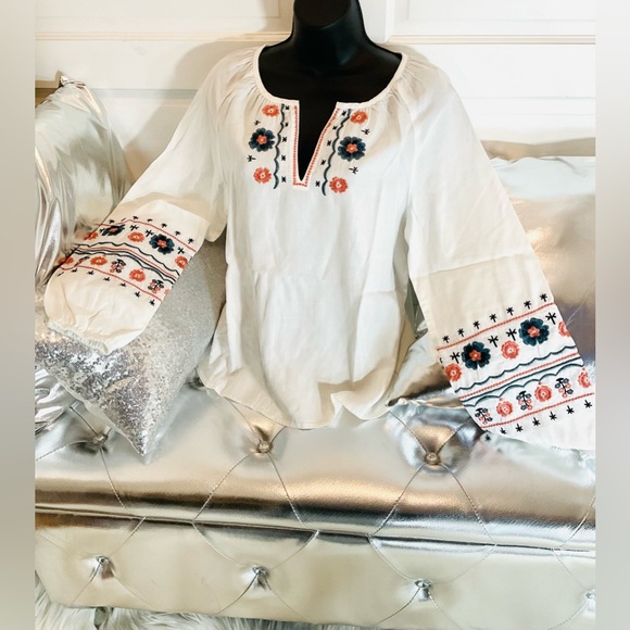 CHARLIE B EMBROIDERED BOHEMIAN BLOUSE - Picture 4 of 5